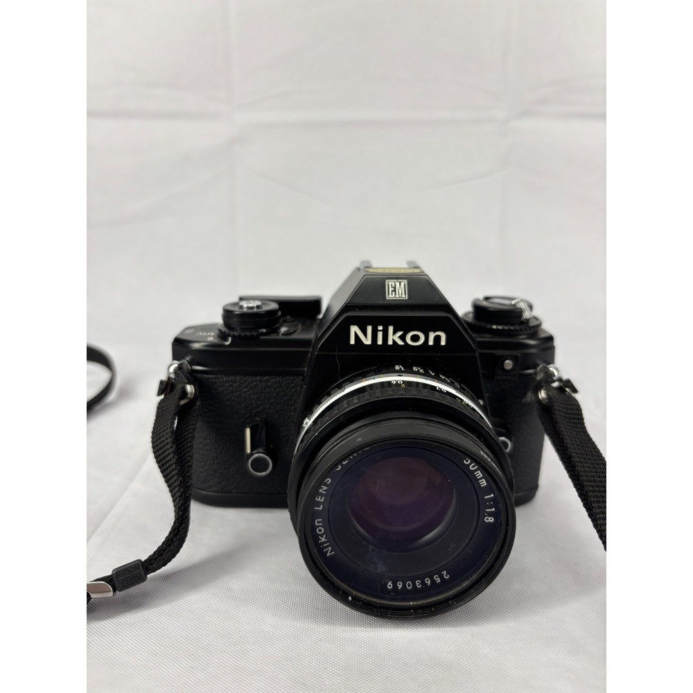 Nikon EM 35mm Film SLR Camera‎ 50mm f/1.8 Lens Black Compact Vintage Japan